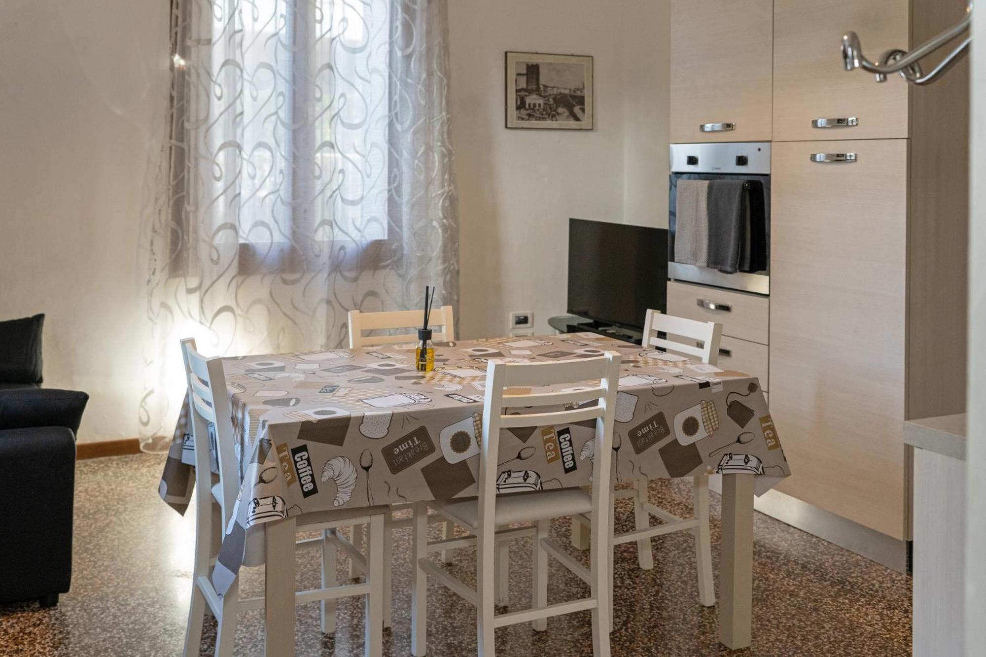 Civico 18 Bed & Breakfast Bassano del Grappa Luaran gambar